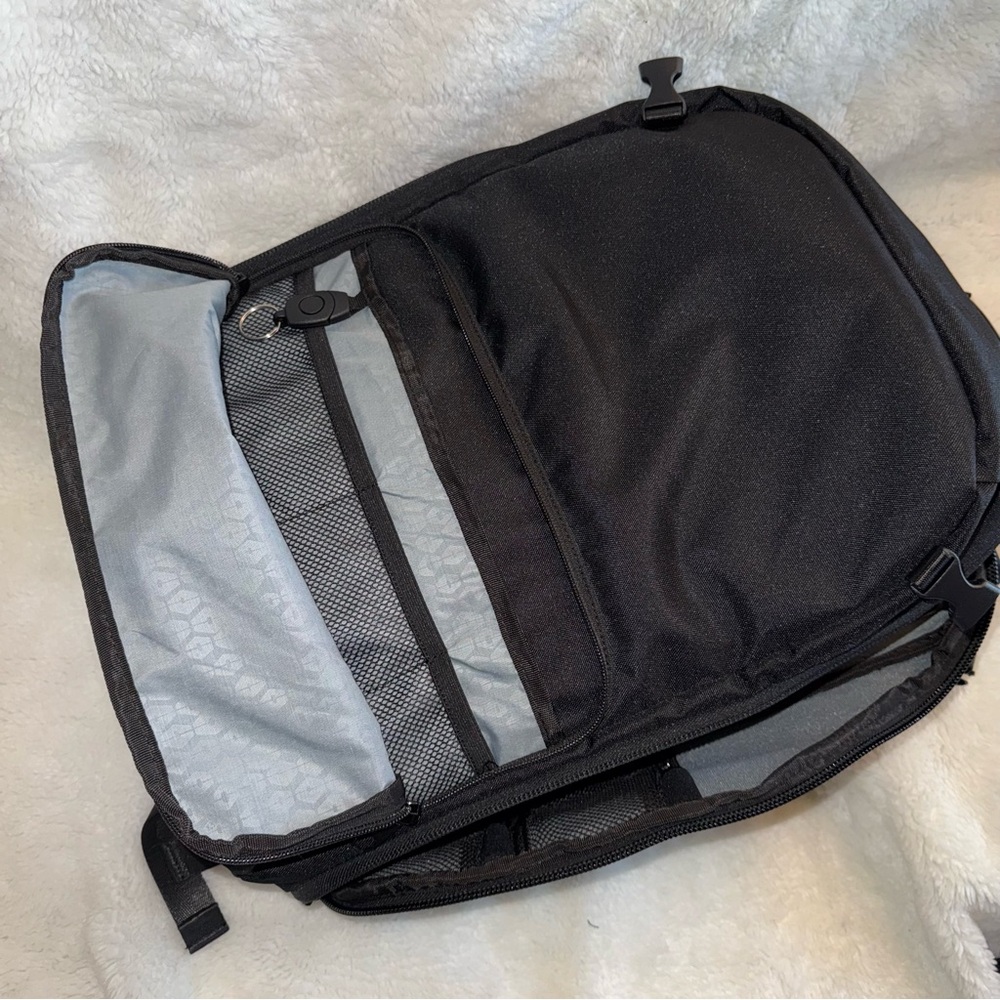 HEX® RANGER CLAMSHELL BLACK DSLR BACKPACK - Picture 15 of 16